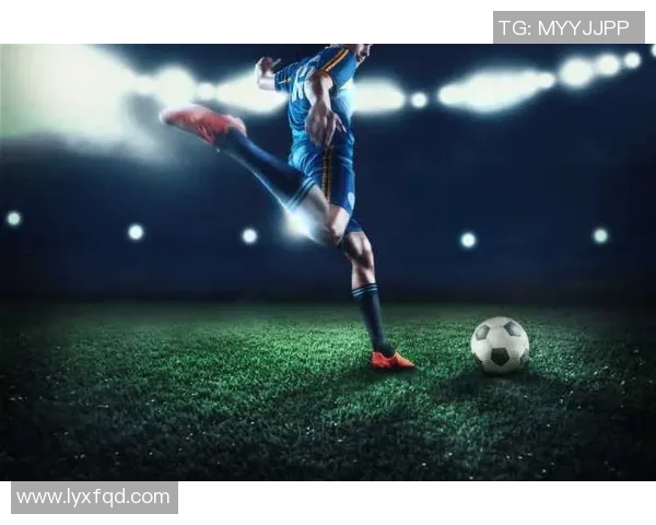 足球明星精彩瞬间高清射门图集展现球场魅力与激情